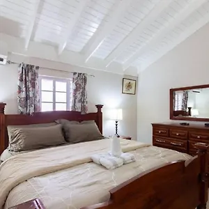 Kensington Bliss Apartment Kingston